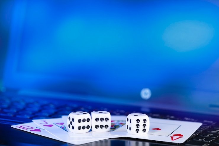 app 10 ফিচার কার্ড ও মোবাইল বোতাম